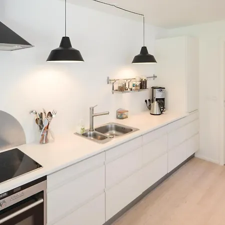 Дом отдыха 6 Bedroom Stunning In Грена