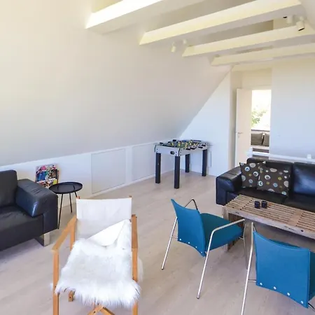 Дом отдыха 6 Bedroom Stunning In