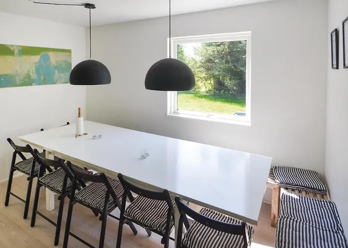 Casa de Férias 6 Bedroom Stunning In Grenå